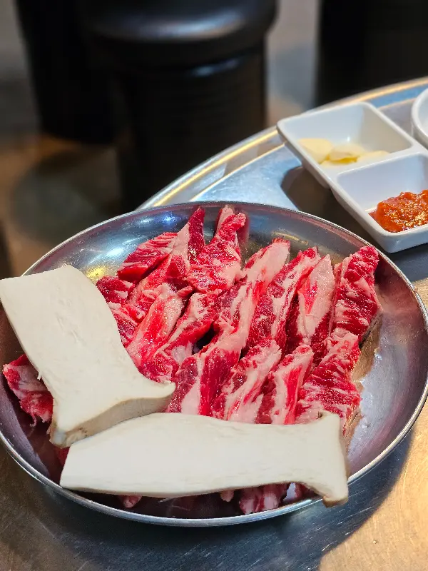 잘 정돈된 소갈비살