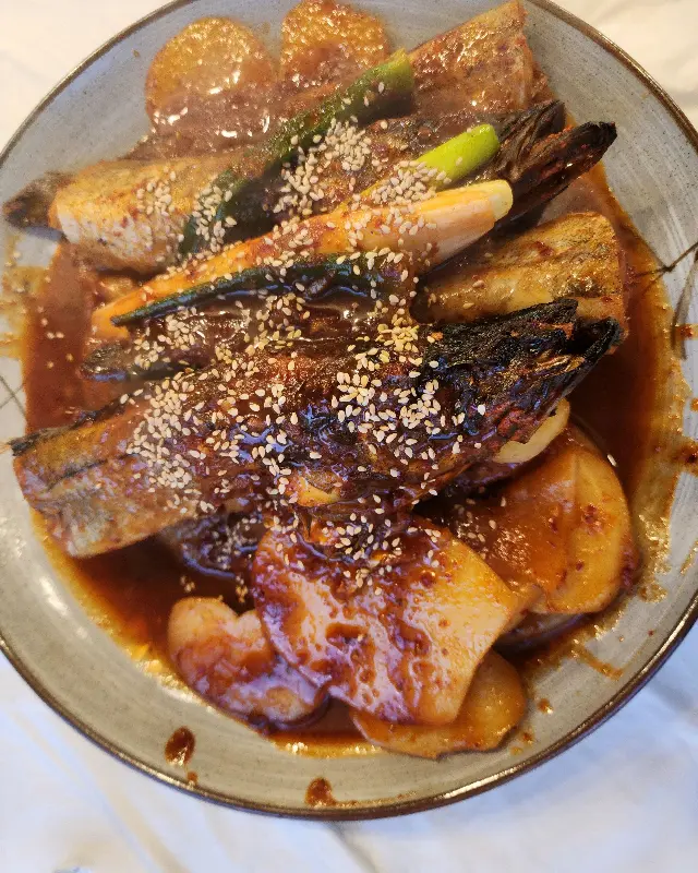 양념 머금은 가오리찜