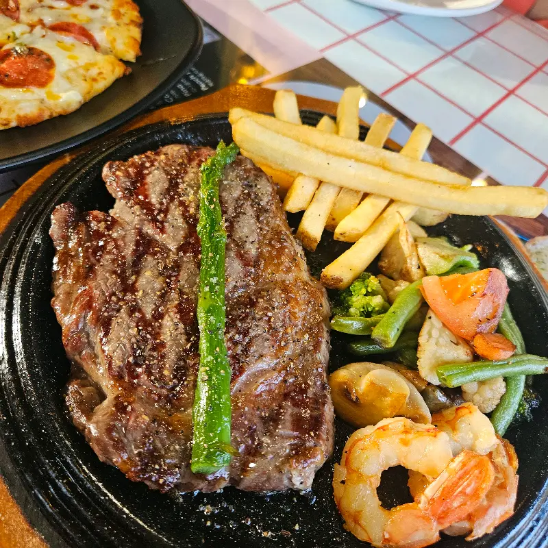 스테이크와 곁들임