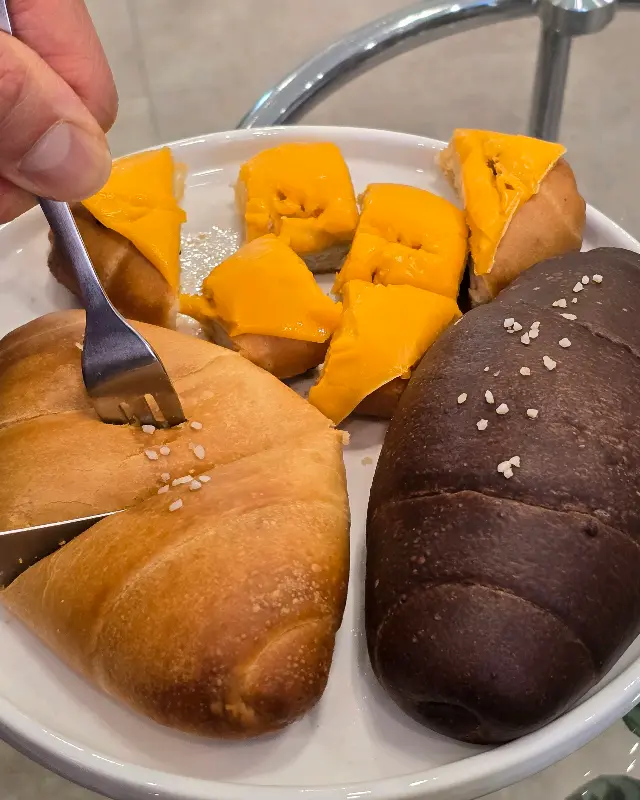 소금빵과 치즈빵