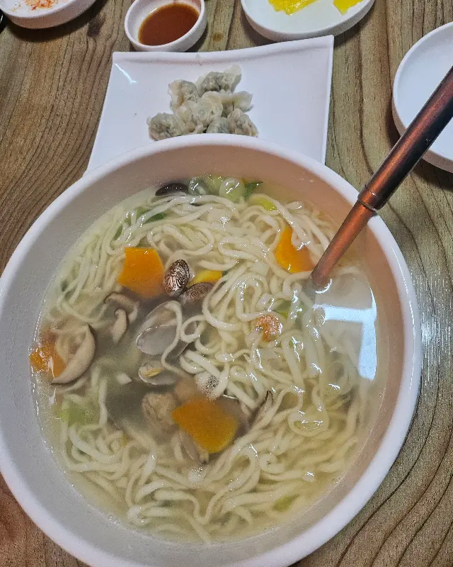 칼국수와 물만두