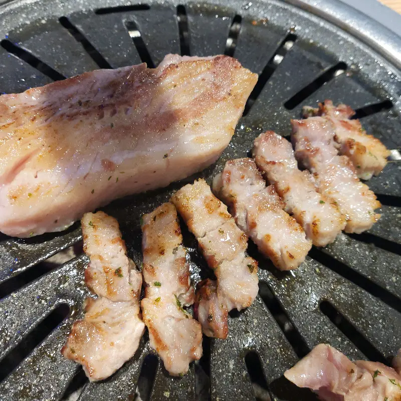 잘 익은 삼겹살