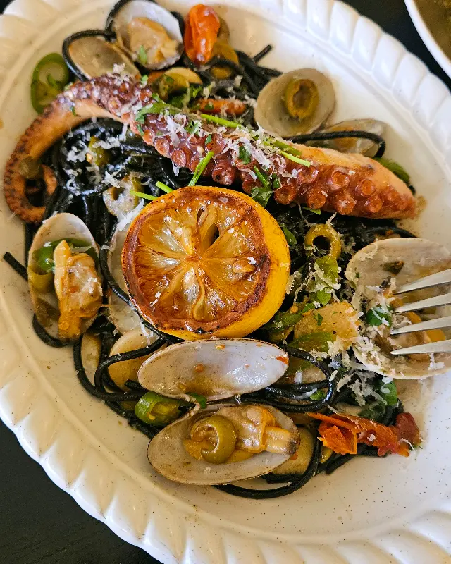 통문어 청양고추 파스타의 클로즈업