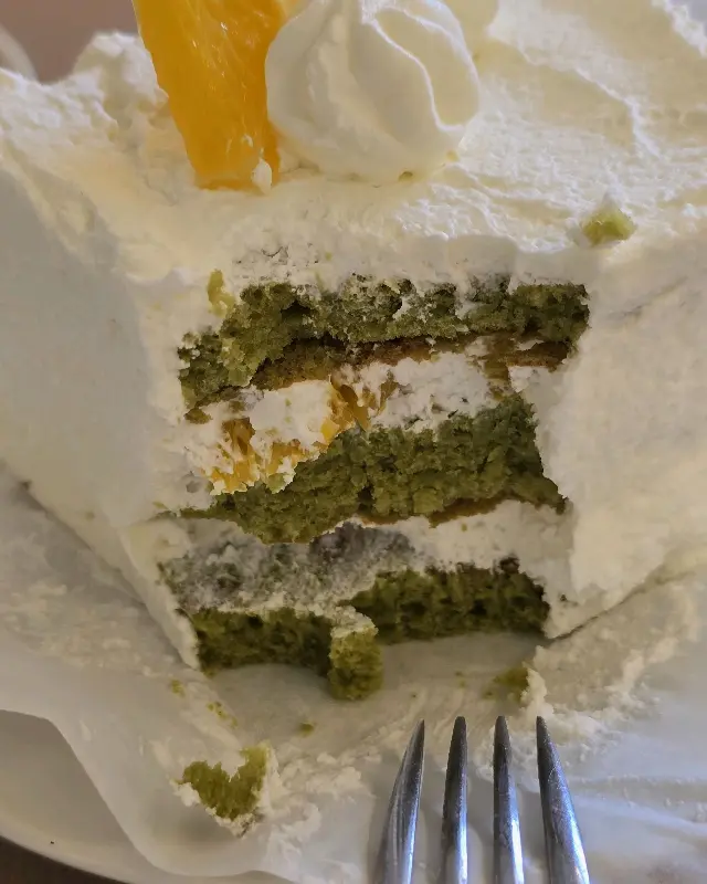 말차 오렌지 쉬폰 케이크 단면