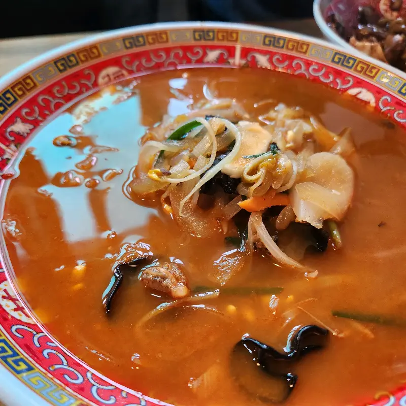 해물이 푸짐한 짬뽕