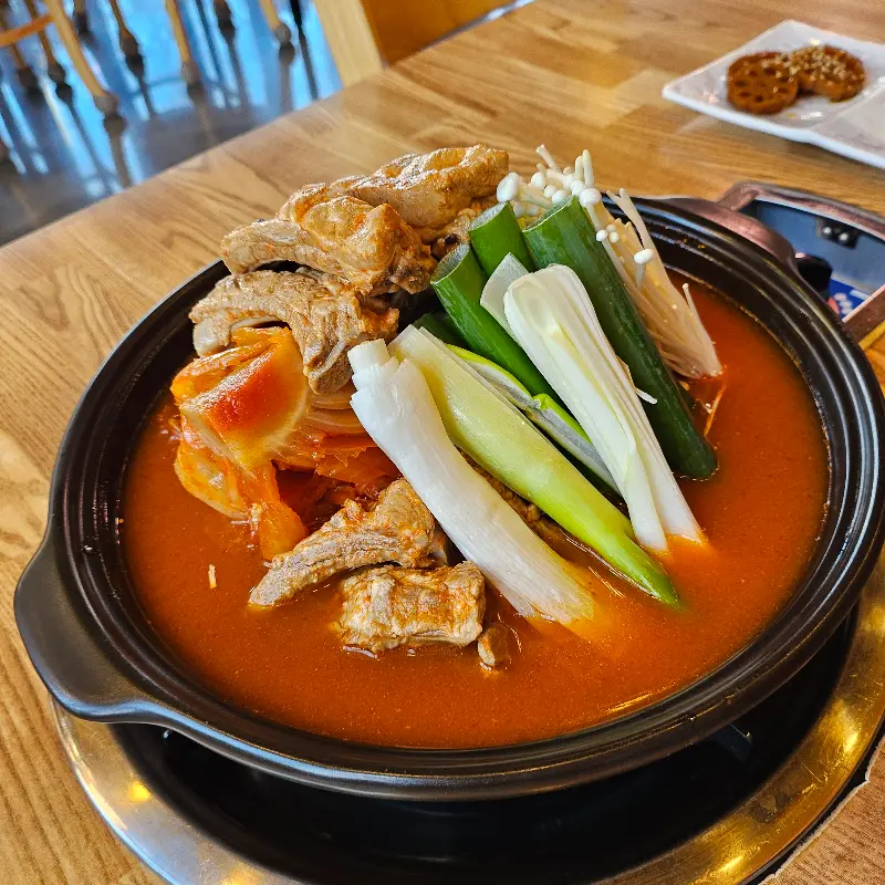 김치찜 한 상