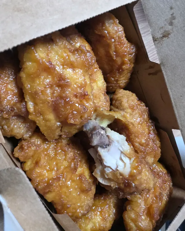 윤기가 흐르는 허니콤보