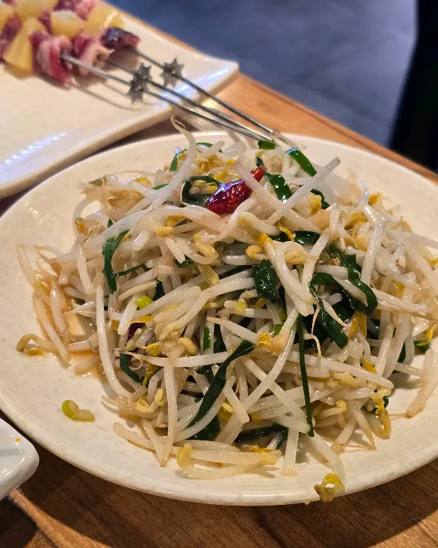 유가네 양꼬치의 서비스 숙주볶음