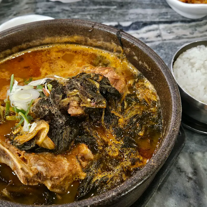 뼈해장국과 밥
