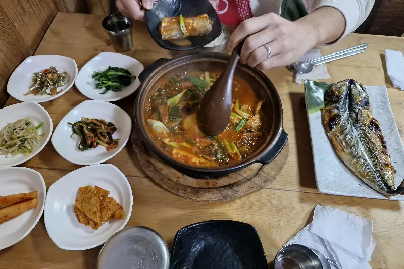 갈치조림과 고등어구이 한 상 차림