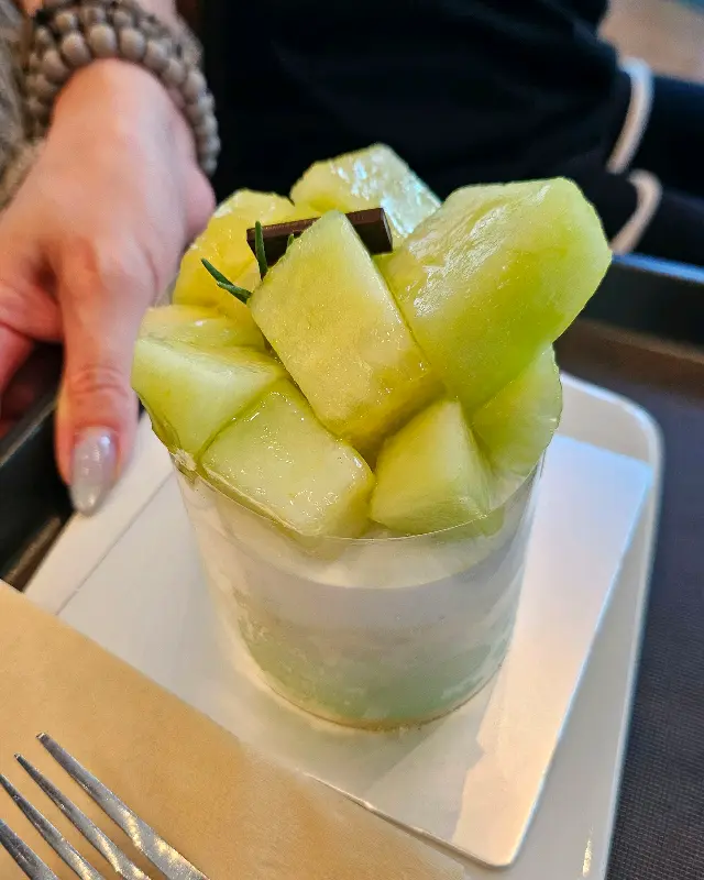 투썸플레이스의 멜론 케이크