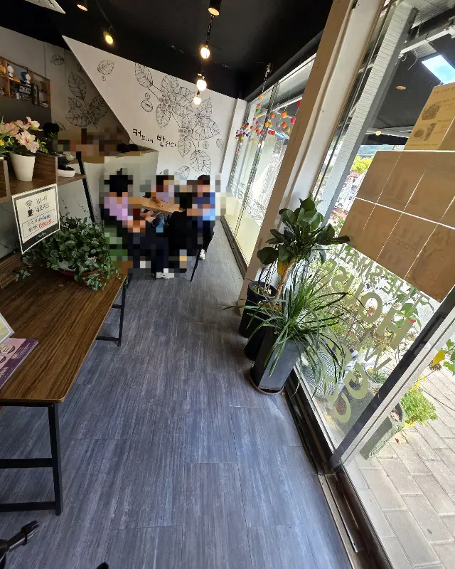 커피에 반하다 내부