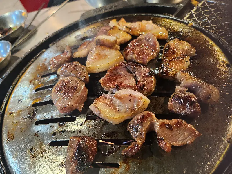 노릇하게 구워진 갈매기살