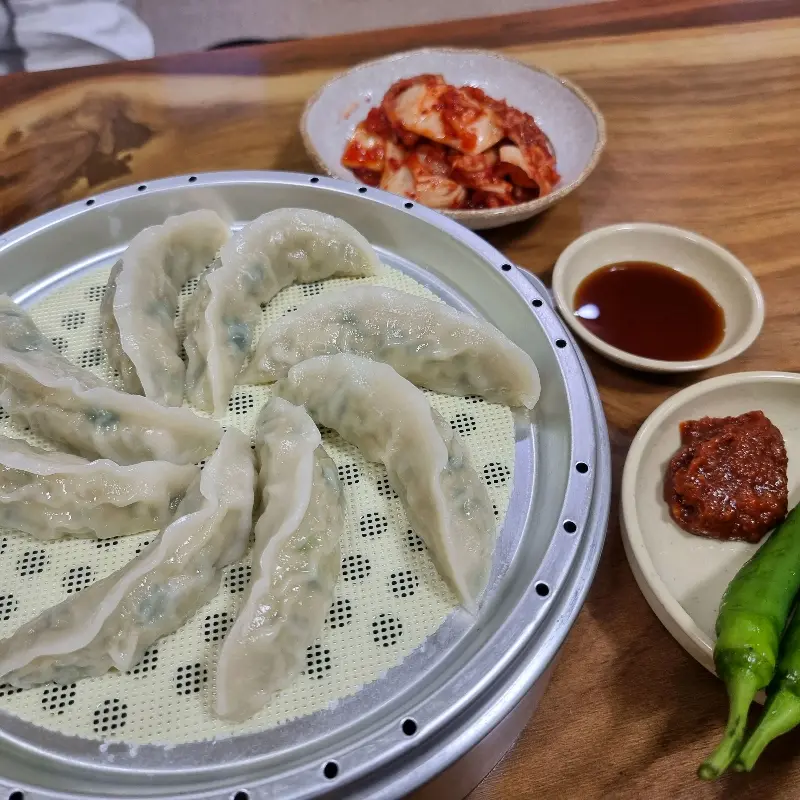 촉촉한 손만두의 모습