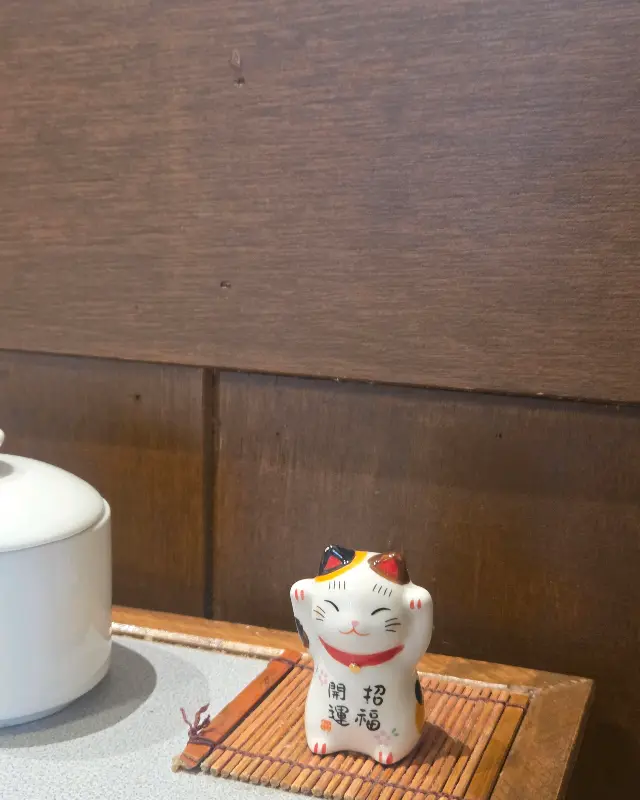 행운을 빌어주는 고양이 장식