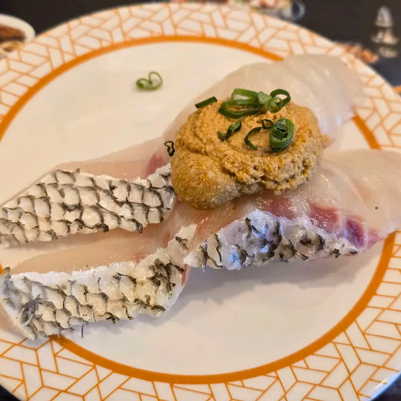 신선한 흰살 생선 초밥