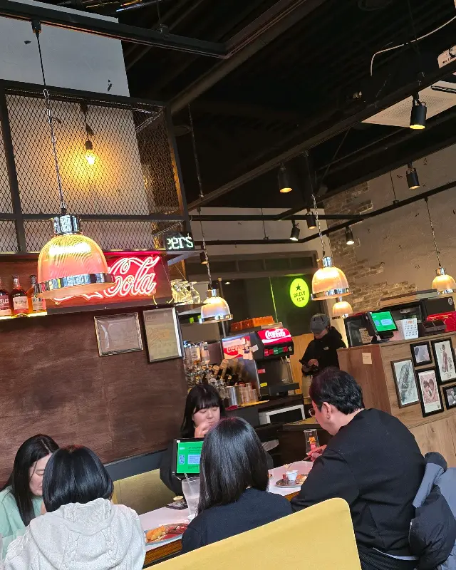 데일리픽스 을지로 내부 분위기