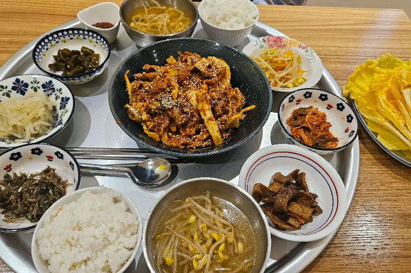 소담소담 제육볶음과 밑반찬