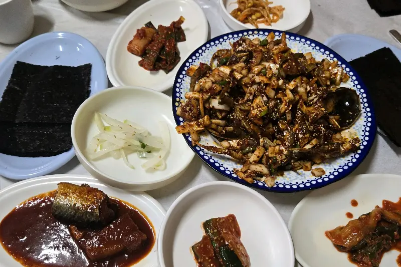 참게장 정식 한 상 차림