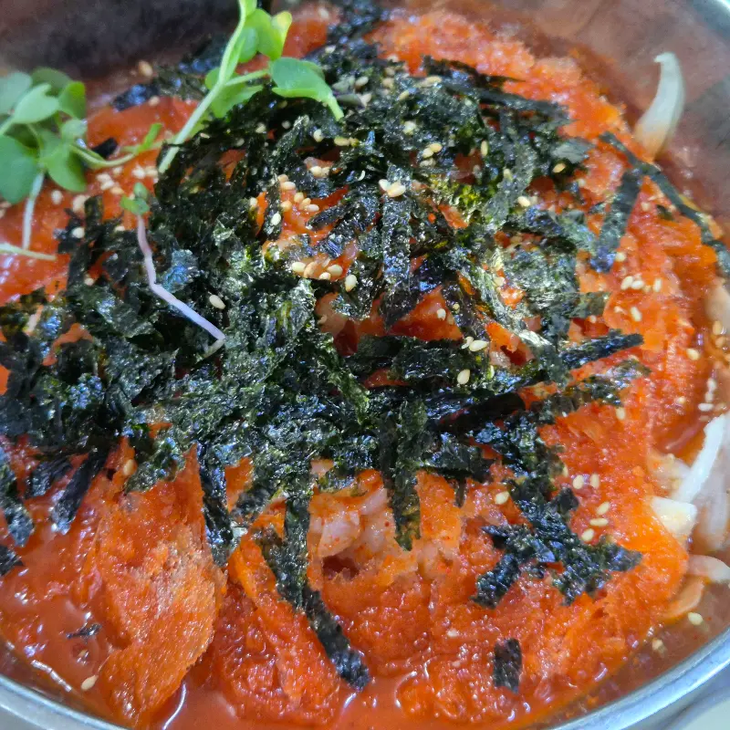 물회의 클로즈업 샷