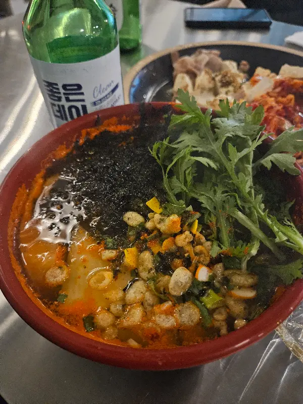 땡초 우동의 매콤한 비주얼