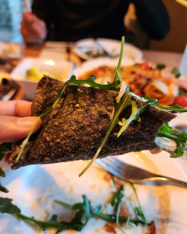 루꼴라와 함께 먹는 피자