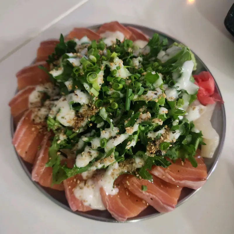 싱싱한 연어 샐러드