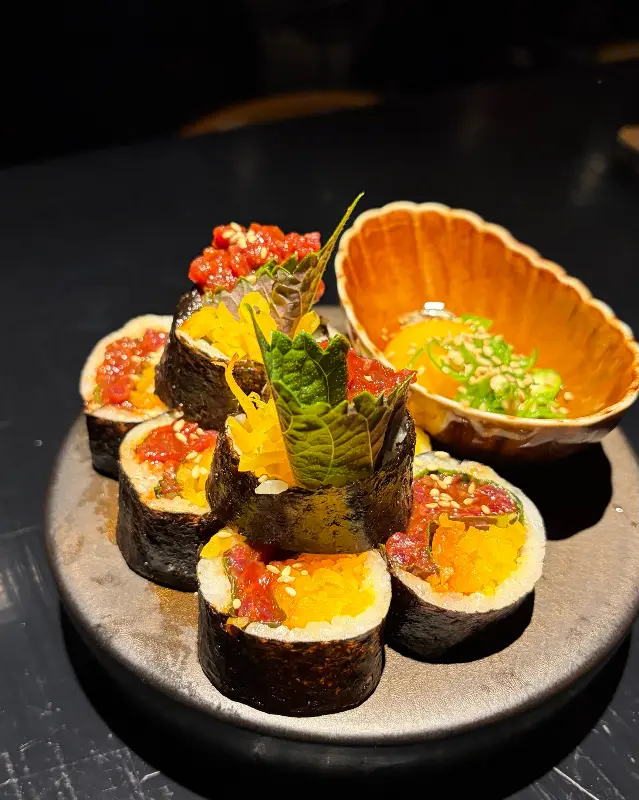 보기에도 예쁜 육회 김밥