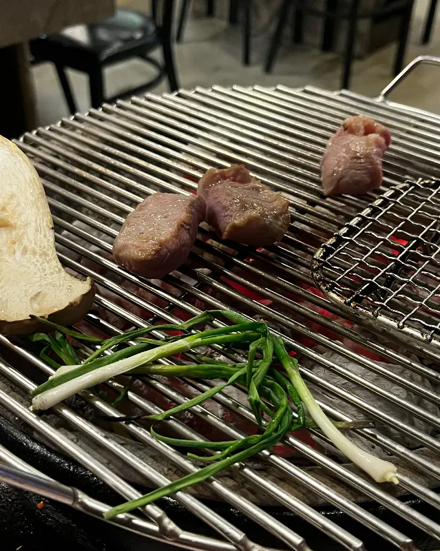 고기 굽는 모습