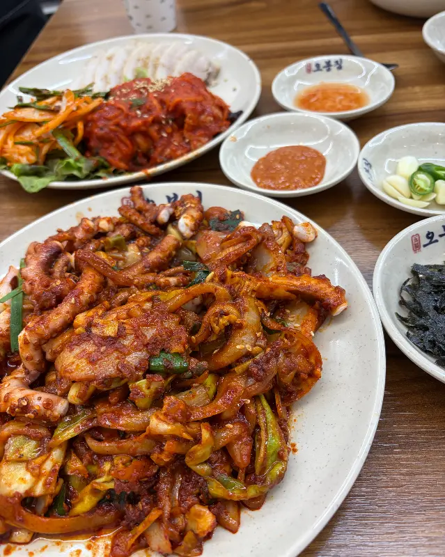 윤기가 흐르는 보쌈과 보쌈김치