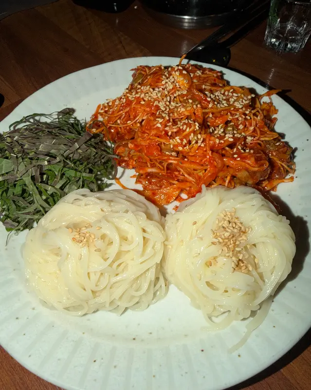 매콤새콤한 골뱅이 소면