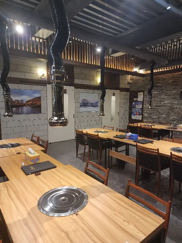 깔끔한 매장 내부