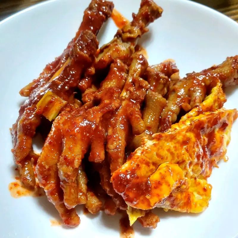 닭발과 계란찜의 조화