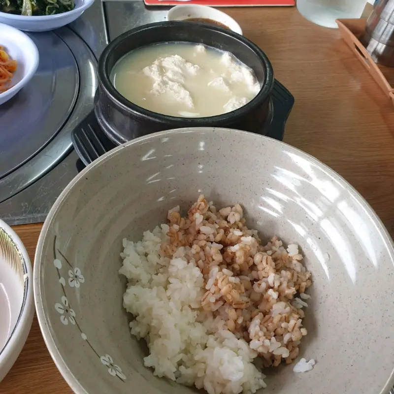 다양한 나물 반찬들