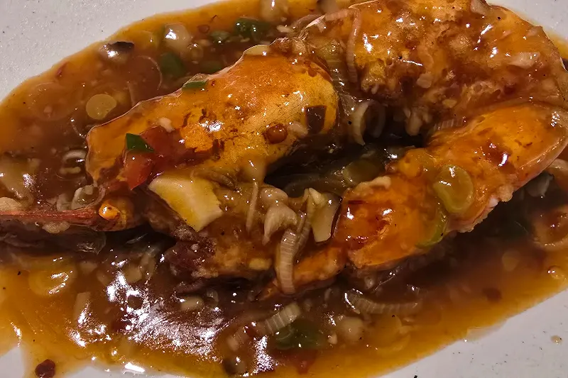 환상적인 맛의 칠리 중새우