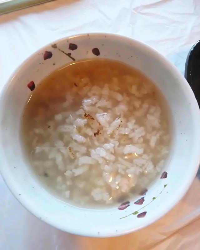 식사 후 즐기는 구수한 누룽지