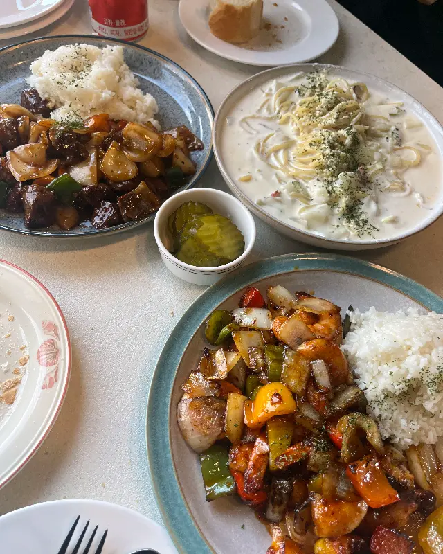 어향가지덮밥, 크림파스타, 칠리새우덮밥 등 다양한 메뉴