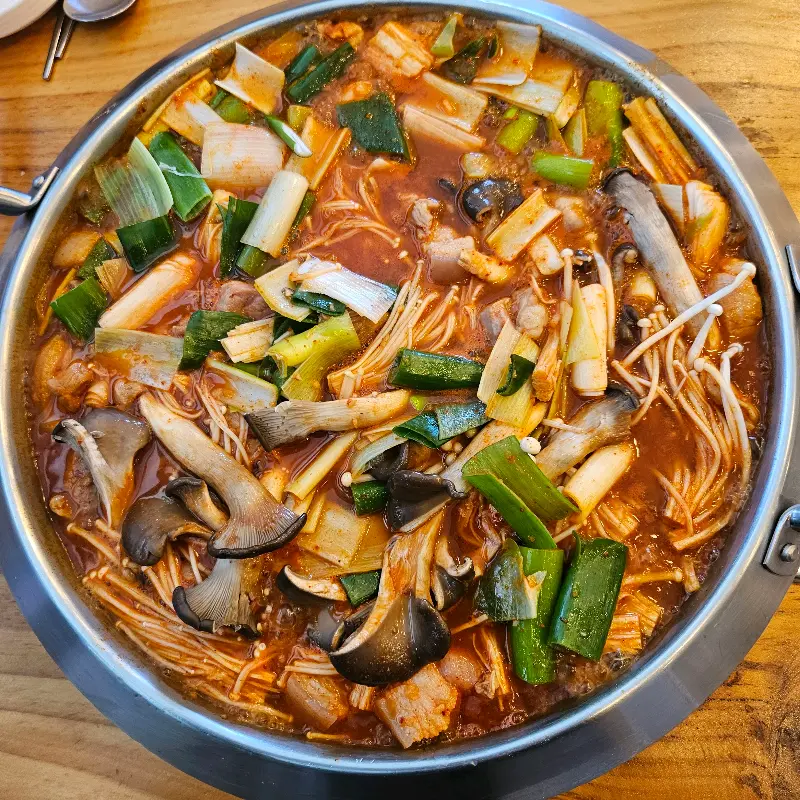 푸짐한 짜글이 한 상