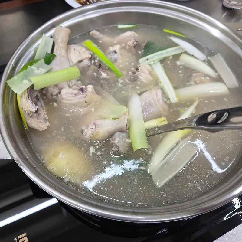 닭한마리 끓는 모습