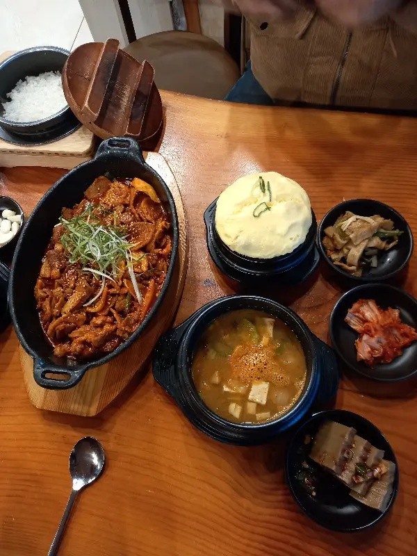 매콤 제육 쌈밥