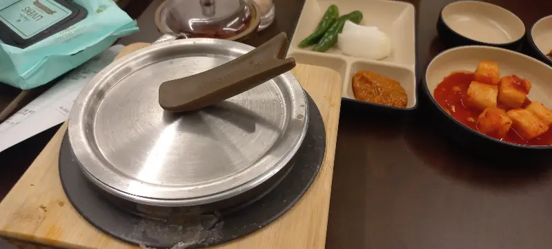 돌솥밥과 밑반찬