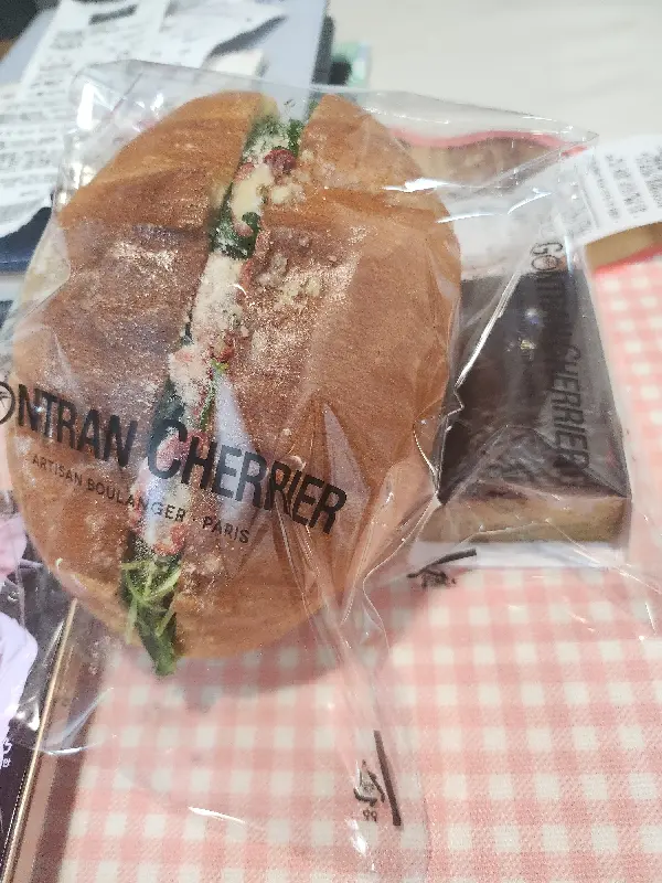 루꼴라 토마토 소금버터빵