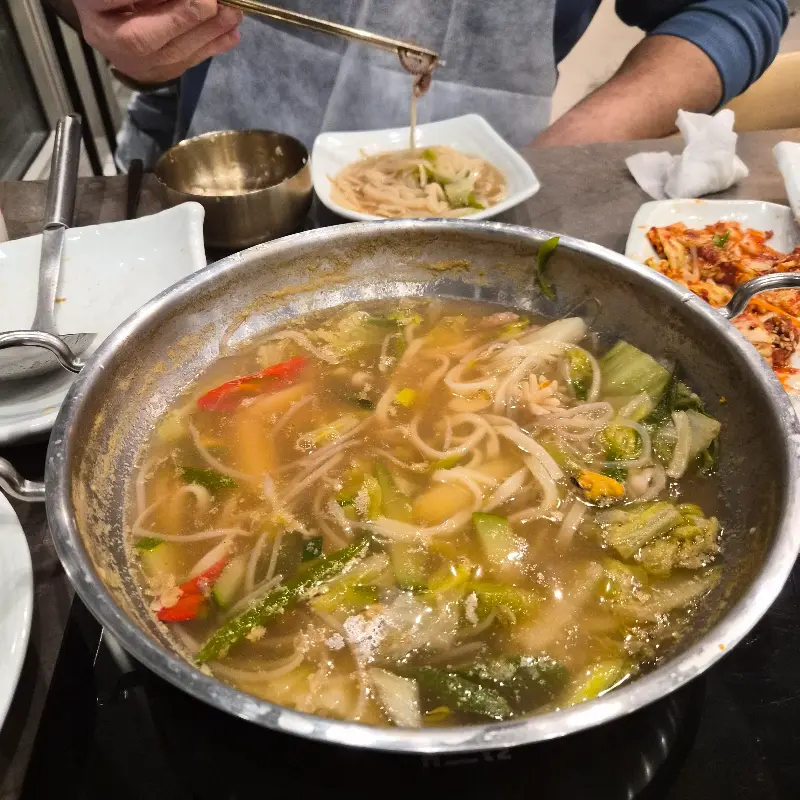 테이블 위 연포탕