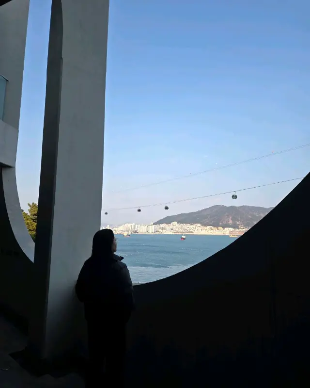 EL16.52 루프탑에서 바라본 송도 앞바다 풍경