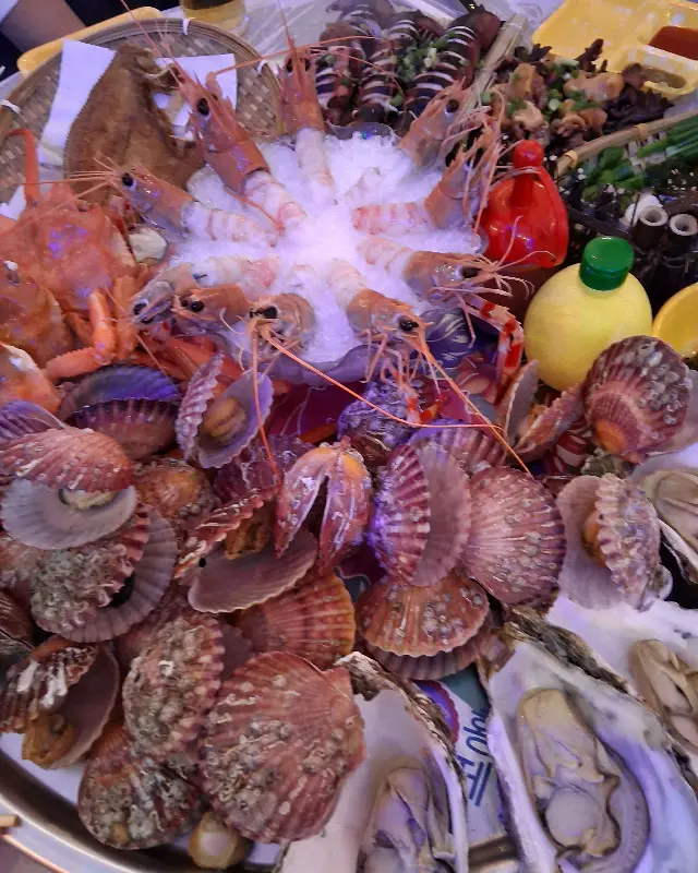 신선한 해산물 한 상 차림