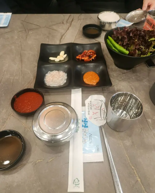 수육과 다양한 곁들임