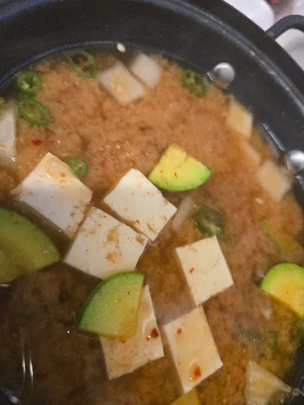 뚝배기에 담겨져 나온 된장찌개