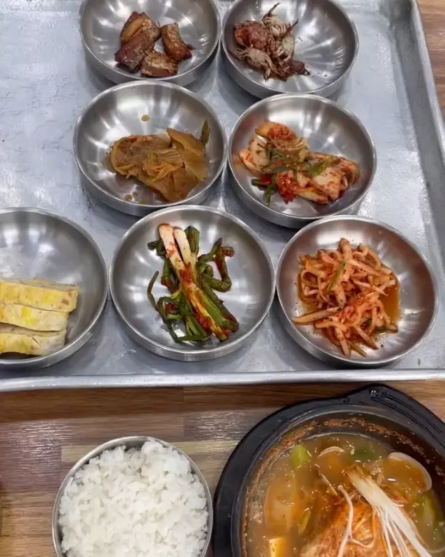 푸짐한 백반 한 상