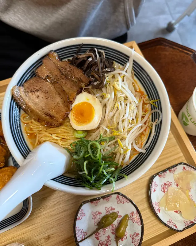 얼큰 돈코츠라멘