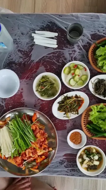 돌담집의 다양한 밑반찬